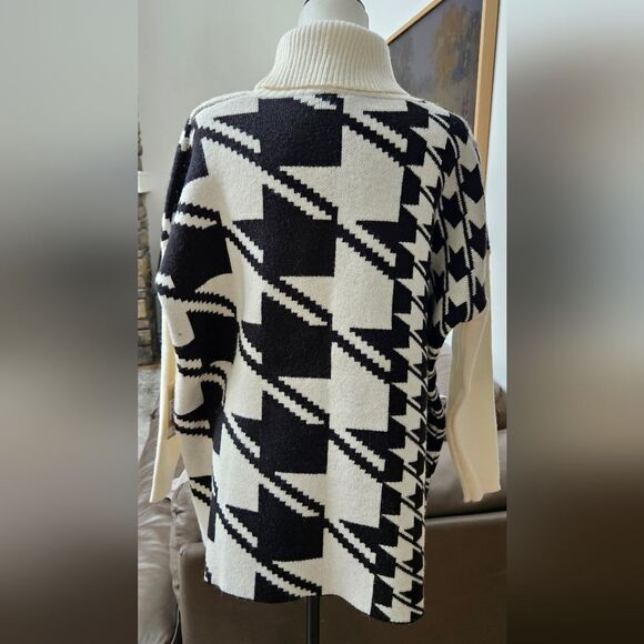 Nwt Black and White Houndstooth Turtleneck Sweater - Picture 2 of 4